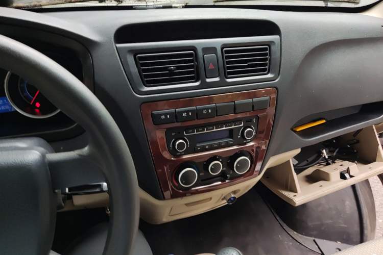 Used CHANGAN KAICHENG Ruixing M80 2014 1.5L Standard Version 4G15S Audio And AC Panel