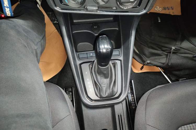 Used Volkswagen Santana 2021 1.5L Automatic Fashion Edition Gear Lever