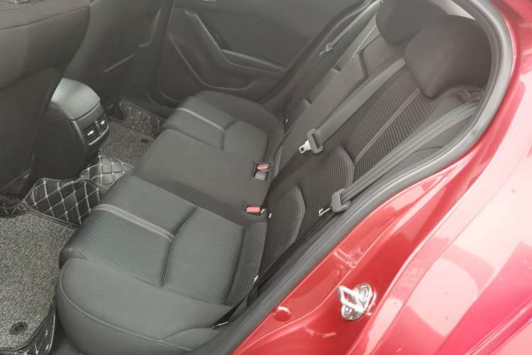 Used Mazda Mazda 3 Axela 2017 Hatchback 1.5L Automatic Luxury Model Emission Standard China V
