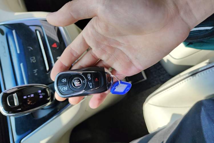 Used Buick GL8 2022 Land Executive Class 652T Prestige Model
