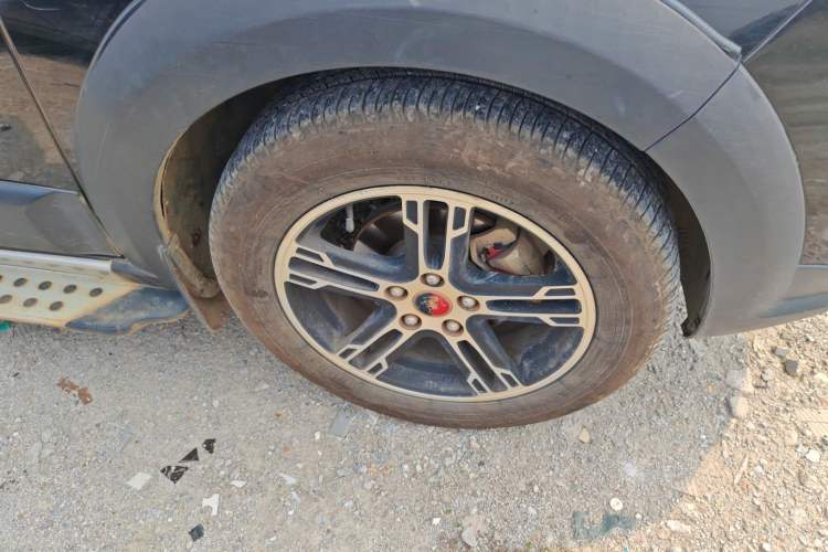 Used FORTHING Joyear X5 2013 1.6L Manual Luxury Model China IV Standard Right Front Wheel Hub