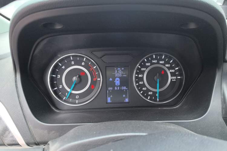 Used Soueast V5 Lingzhi 2017 1.5L Manual New Elite Model