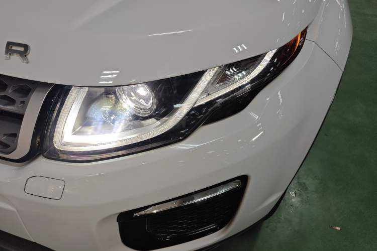 Used Land Rover Range Evoque 2018 240 PS SE Smart Brilliance Edition
