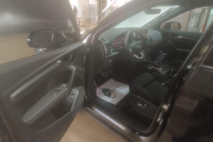 Used Audi Q5L 2025 quattro 45th Anniversary Edition 40 TFSI Luxury Dynamic Model