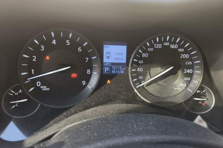 Used Infiniti Q70 2017 Q70L 2.5L Enjoyment Edition Odometer Close Up