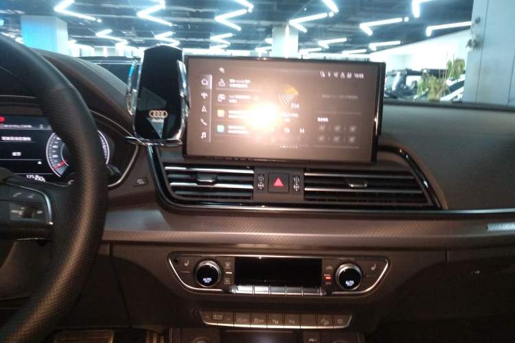 Used Audi Q5L 2024 45 TFSI Luxury Dynamic Model Audio And AC Panel