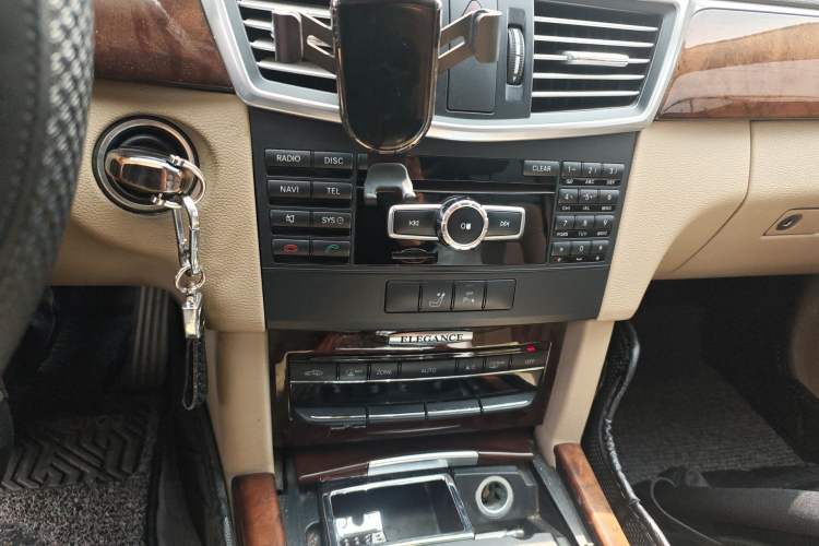 Used Mercedes-Benz E-Class 2013 E 260 L CGI Elegant Model Audio And AC Panel