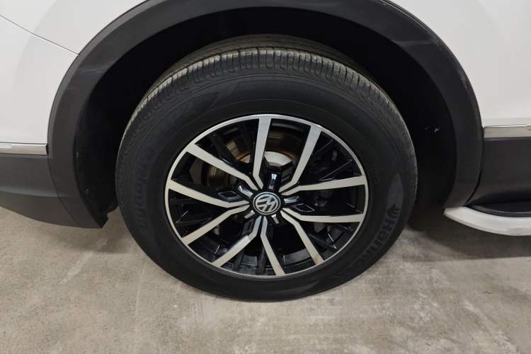 Used Volkswagen Tiguan L 2017 330TSI Automatic Two-Wheel Drive Luxury Edition
