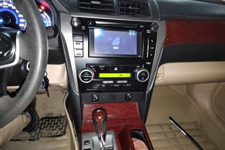 Used Toyota Camry 2012 2.0G Luxury Edition Audio And AC Panel
