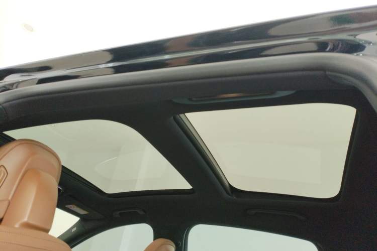 Used Mercedes-Benz E-Class New Energy 2024 E 350 e L Plug-in Hybrid Sedan