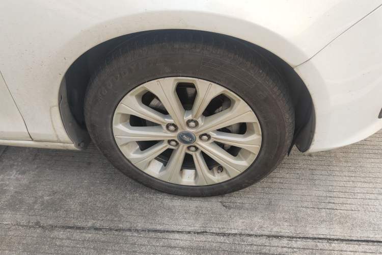 Used Ford Escort 2015 1.5L Automatic Fashion Model