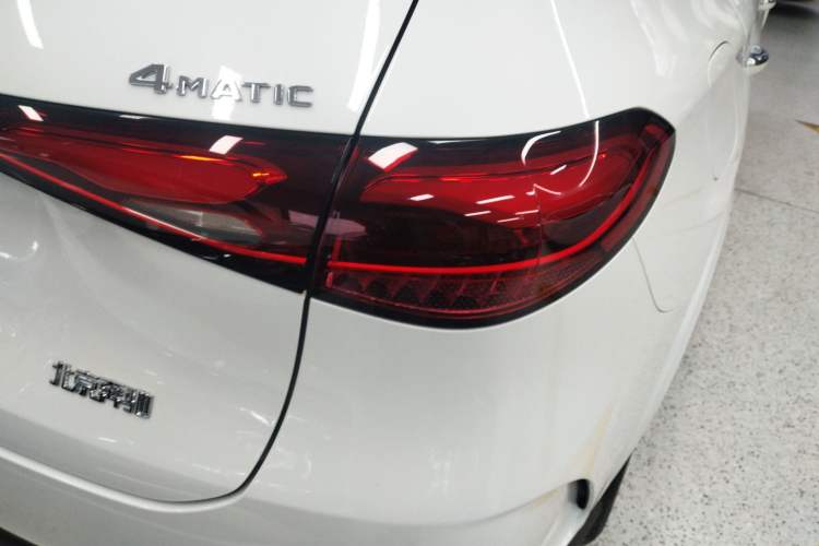 Used Mercedes-Benz GLC 2023 Facelift GLC 260 L 4MATIC Dynamic Version 5 Seats
