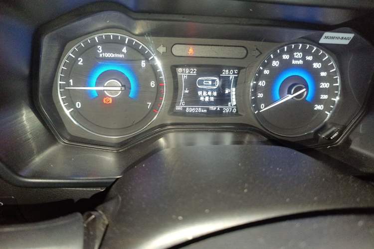 Used Dongfeng Fengon 580 2016 1.5T Manual Luxury Edition
