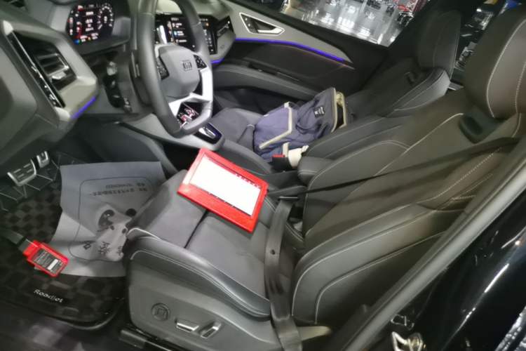 Used Audi Q5 e-tron 2023 40 e-tron Starry Edition Mecha Kit Left Front Seat