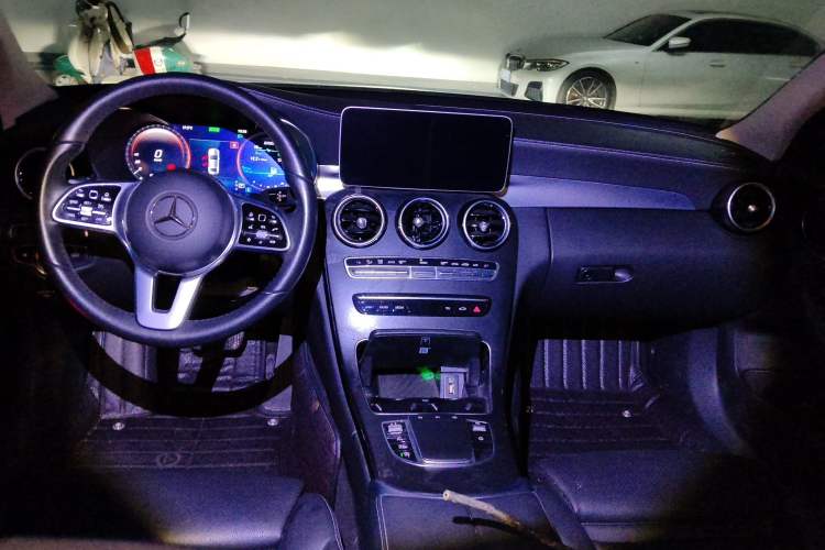 Used Mercedes-Benz C-Class 2019 Restyled C 260 L Sport Edition Center Console