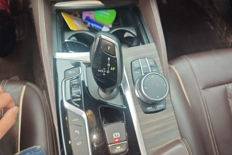 Used BMW 5 Series New Energy 2019 Updated Version 530Le Luxury Package Gear Lever