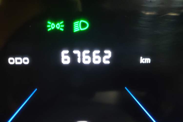 Used CHANGAN OSHAN Z6 2022 Blue Whale 1.5T DCT Luxury Model Odometer Close Up