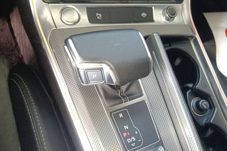 Used Audi A6L 2020 40 TFSI Luxury Dynamic Edition Gear Lever