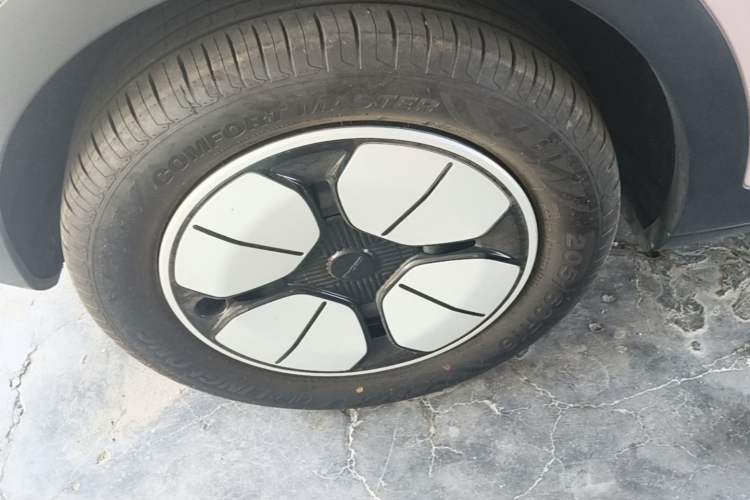 Used Geely Galaxy Geome 2025 410 km Free Version