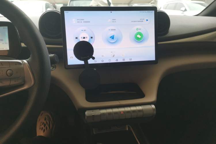 Used BYD Dolphin 2023 420 km Fashion Edition Audio And AC Panel