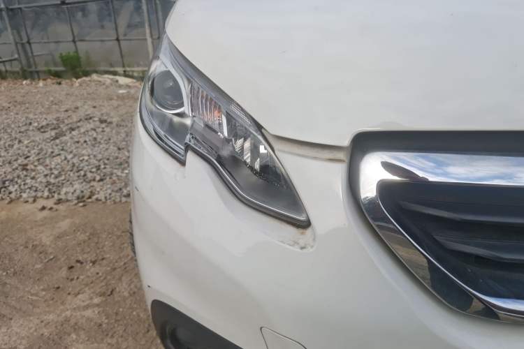 Used Peugeot 2008 2015 1.6L Automatic Playcool Edition Right Front Headlight