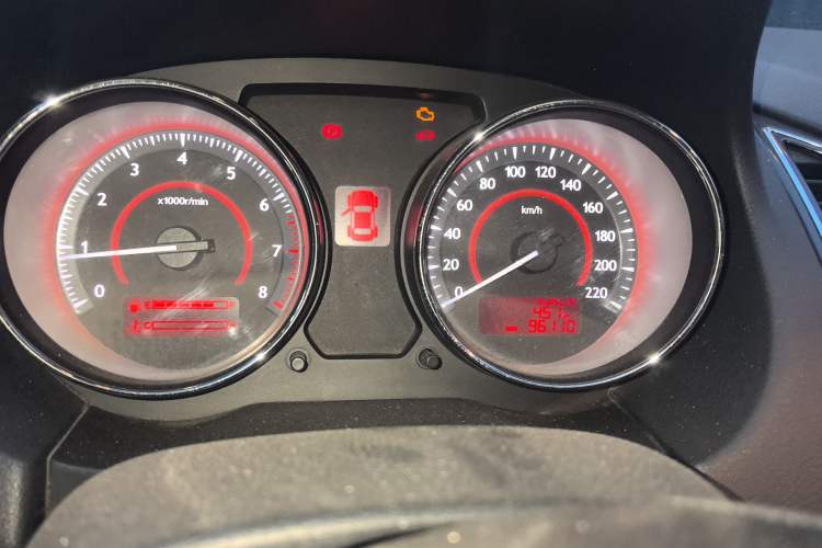 Used Bestune B50 2013 1.6L manual luxury version Instrument Cluster