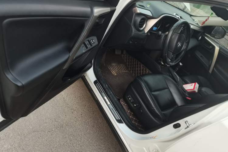 Used Toyota RAV4 2015 2.5L Automatic 4x4 Elite Edition
