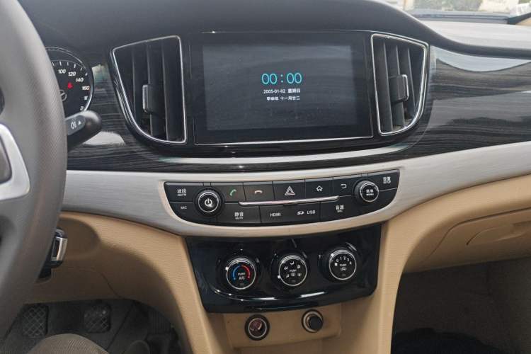 Used Baojun 730 2016 1.5L Manual Comfort Version 7 Seats China V Emission Standard