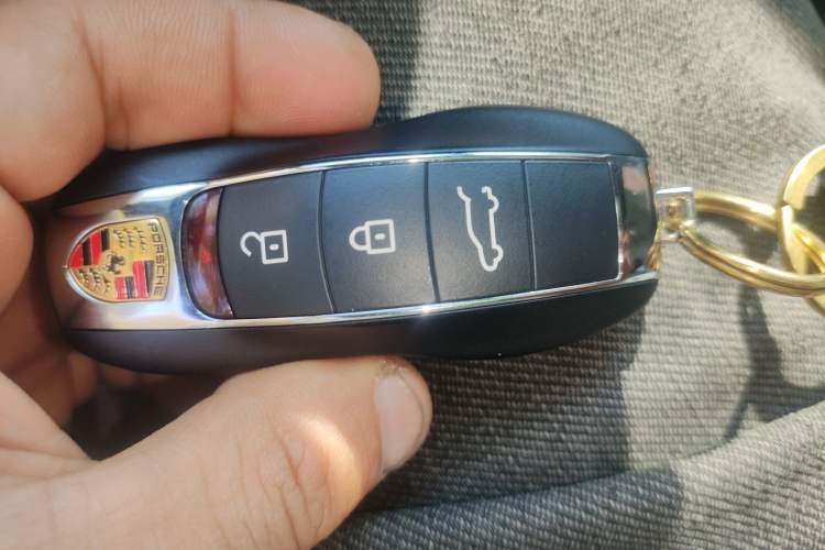 Used Porsche Macan 2024 Macan 2.0T Vehicle Key