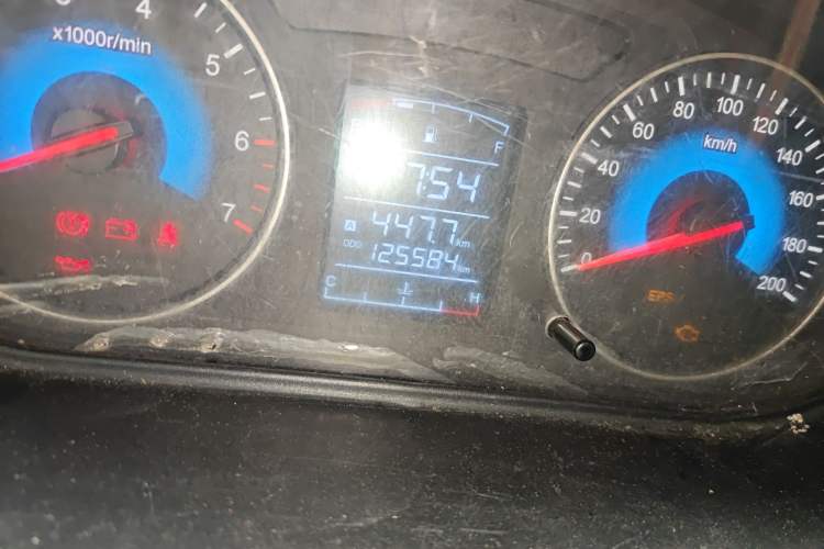 Used Dongfeng Fengon 330 2014 1.5L Manual Standard Edition DK15-02 Odometer Close Up