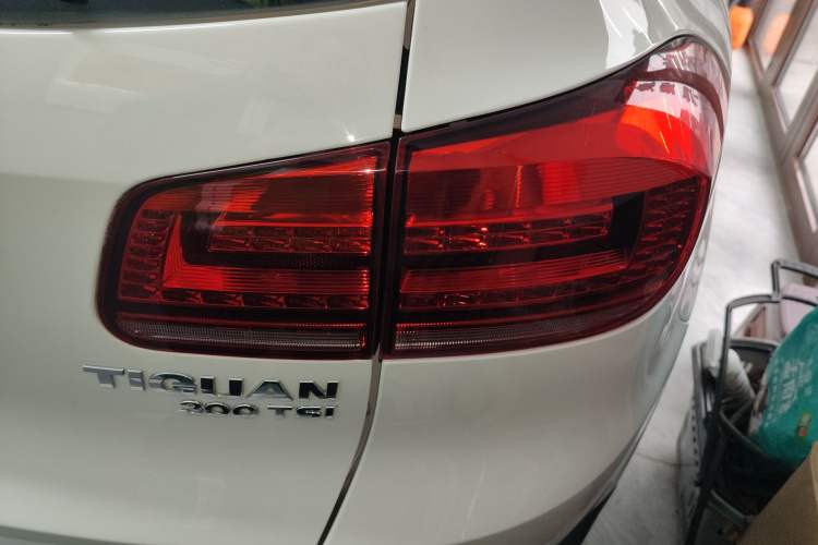 Used Volkswagen Tiguan L 2016 300TSI Manual Two-Wheel Drive Trend Edition