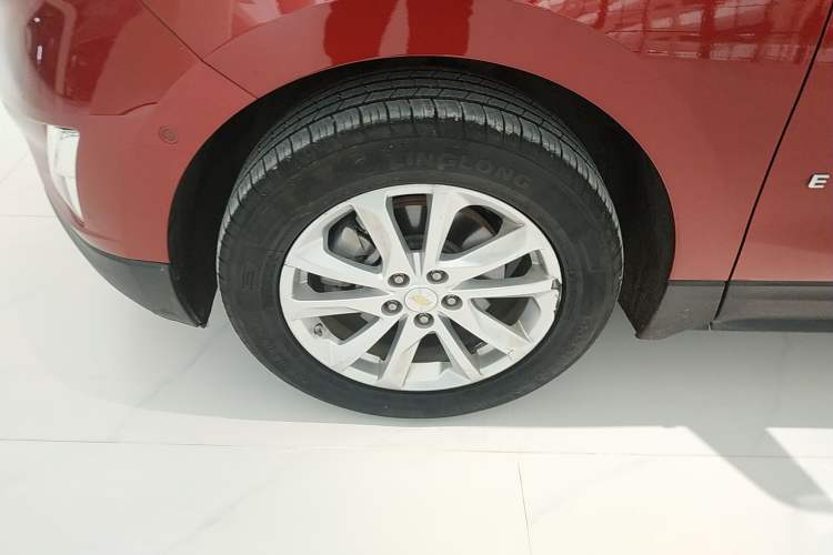 Used Chevrolet Equinox 2017 550T Automatic All-Wheel-Drive Huanjie Edition Exterior 4