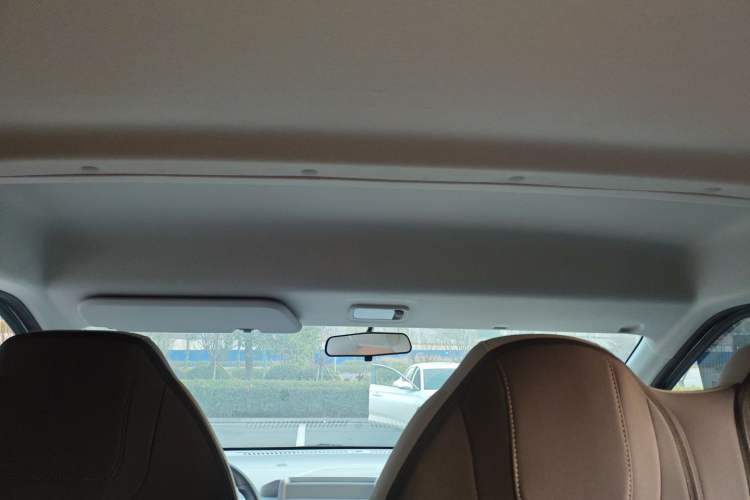 Used SAIC MAXUS Dana V1 2025 Low-Roof Multi-Function Version 42 kWh Headliner