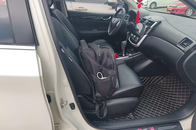 Used Nissan Tiida 2021 1.6L CVT Cool Edition
