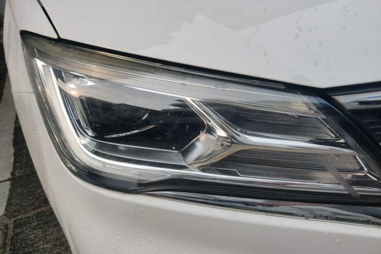 Used Roewe i5 2019 1.5L Manual 4G Connect Luxury Edition