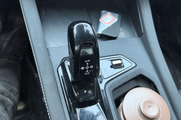 Used Lynk & Co 03 2023 1.5TD DCT JingPro Gear Lever