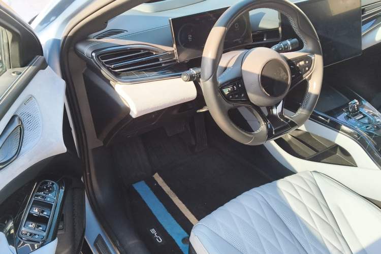 Used BYD Seal 2022 650 km All-Wheel-Drive Performance Version