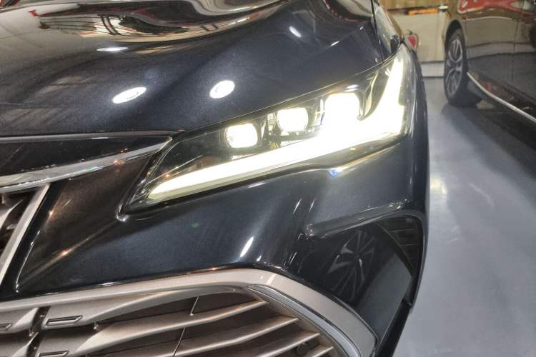 Used Toyota Avalon 2024 Dual-Motor 2.0L Premium Edition