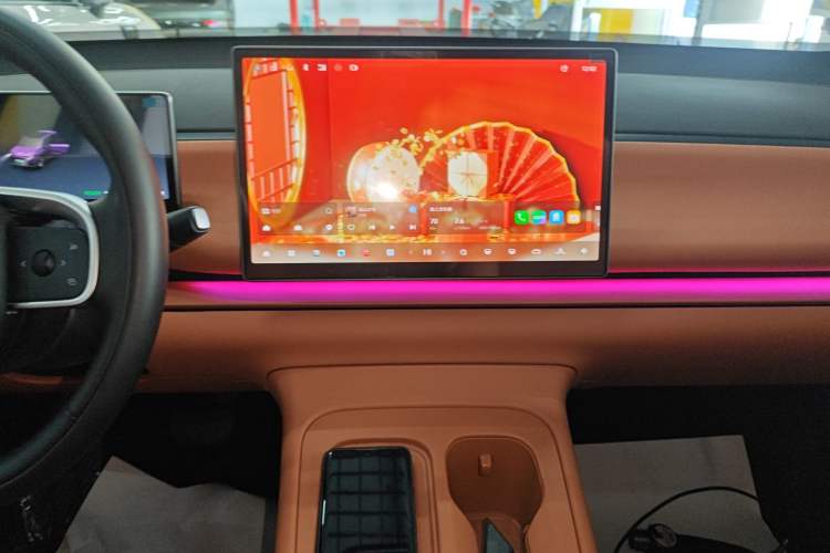 Used Leapmotor C16 2024 Range-Extended 200 LiDAR Edition Audio And AC Panel