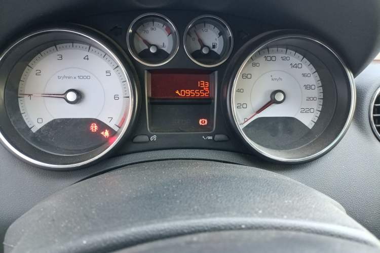 Used Peugeot 408 2013 2.0L Manual Comfort Edition