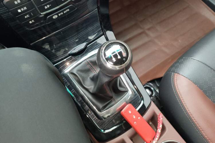Used BYD Surui 2016 1.5L Manual Elite Edition Gear Lever