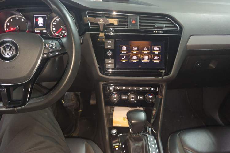 Used Volkswagen Tiguan L 2019 330TSI Automatic Two-Wheel Drive Smart Luxury Version China V Emission Standard