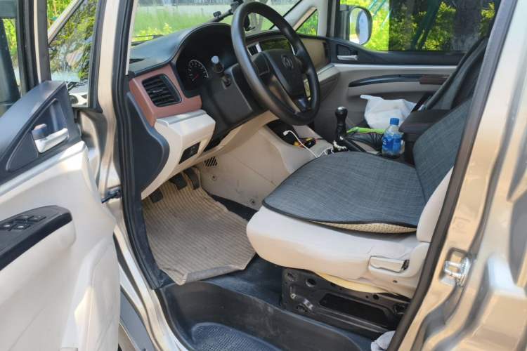 Used FORTHING Lingzhi 2019 M5 1.6L 7-Seater Exclusive Model China VI Standard

