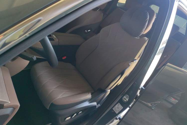 Used Chery Tiggo 8 PLUS 2025 290TGDI DCT Prestige 5-Seater