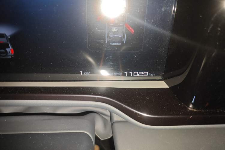 Used Formula Leopard 5 2023 Navigator Edition Odometer Close Up