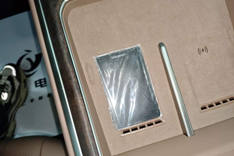 Used ONVO Luxeed L90 2025 Model—Max Six-Seater Version Vehicle Key