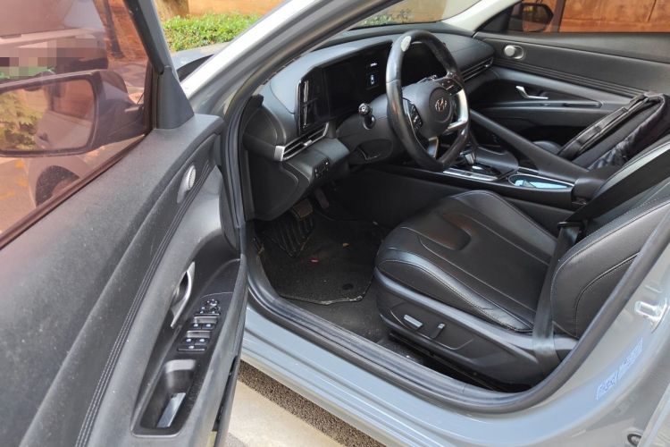 Used Hyundai Elantra 2021 1.5L CVT LUX Prestige Edition