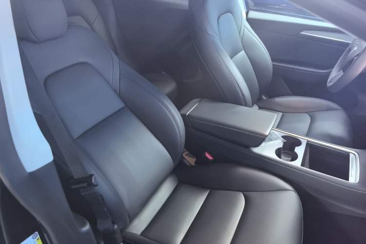 Used Tesla Model Y 2023 Rear-Wheel-Drive Version Right Front Seat