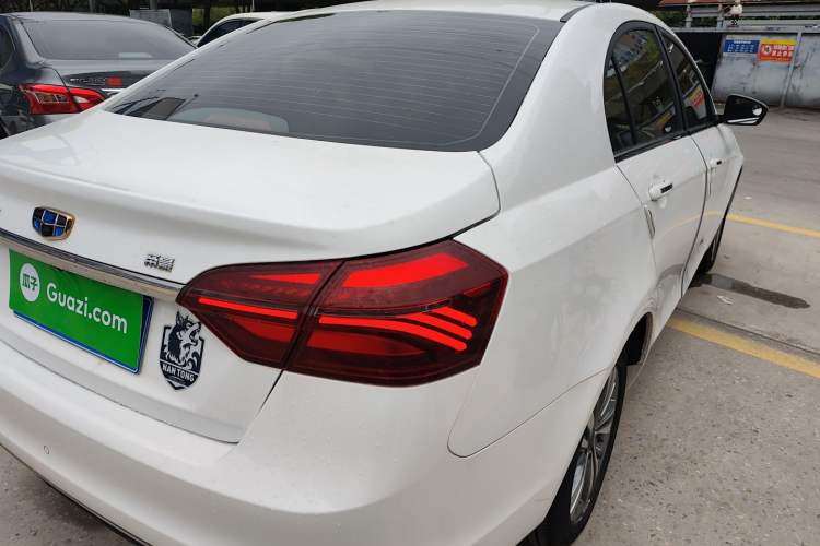 Used Geely Auto Emgrand 2018 1.5L CVT Upward Connect Edition Right Rear Taillight