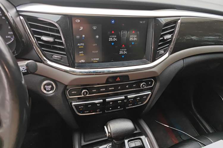 Used GAC Trumpchi GS8 2017 320T Two-Wheel Drive Luxury Smart Connectivity Version (7 Seats)
